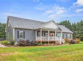 118 King Arthur Ln, Advance, NC 27006