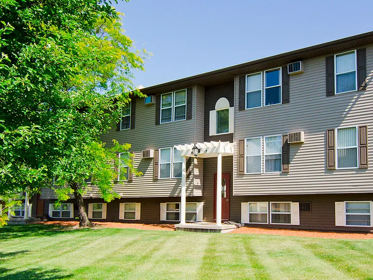 Summerhill Estates Apartments — Photo 3