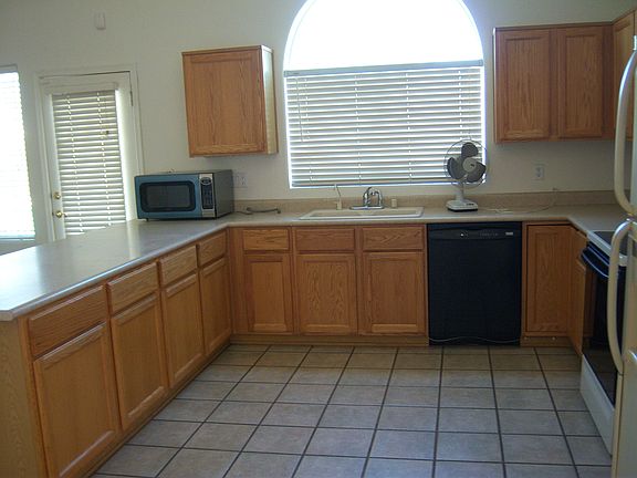 2nd image of 3223 W Stephens Pl