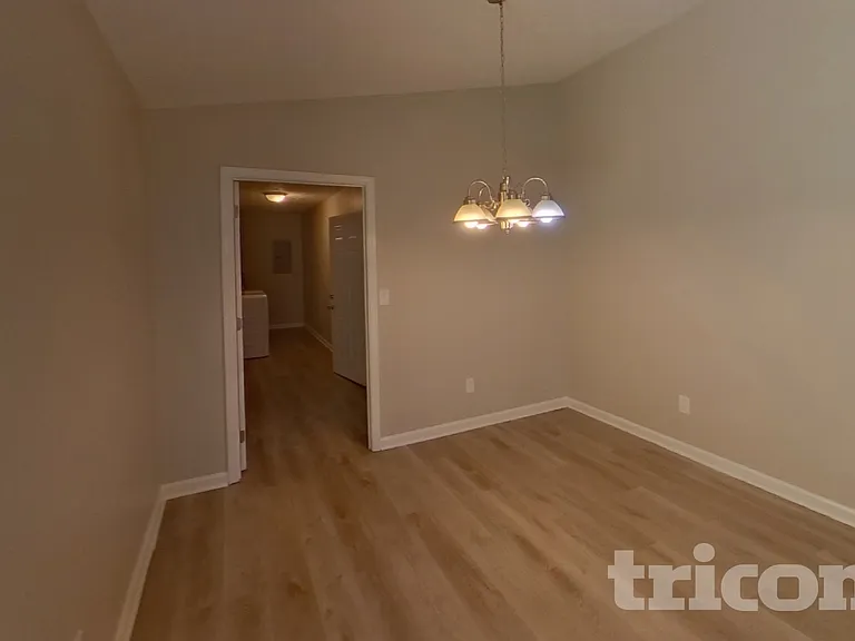 4702 Bullock Ln — Photo 4