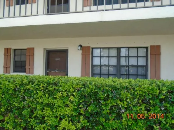 4467 Oak Terrace Dr, Greenacres, FL 33463