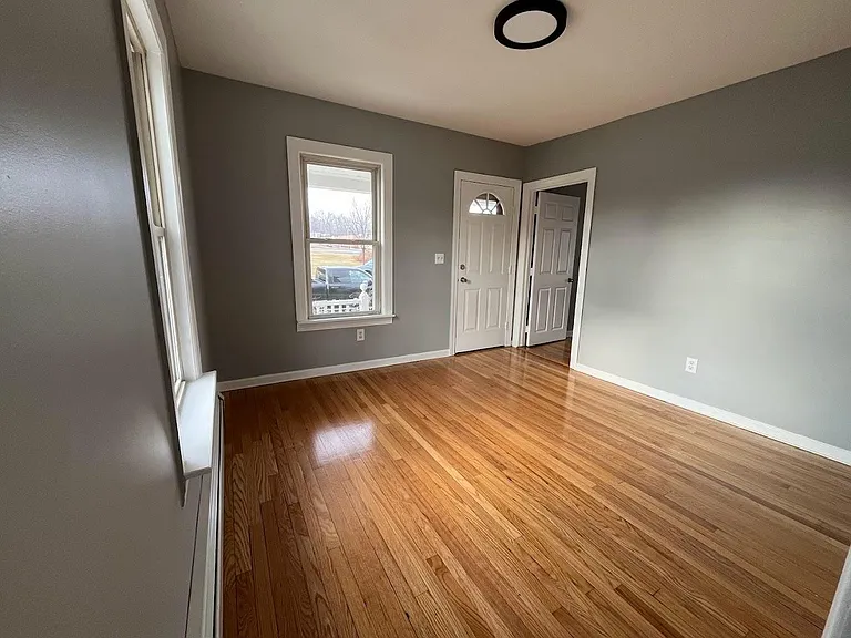 129 N Elm St #1 — Photo 8