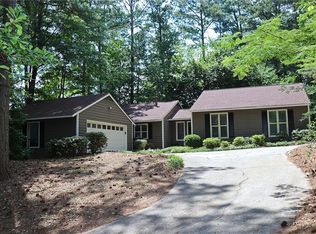 2615 Indian Lake Dr, Roswell, GA
