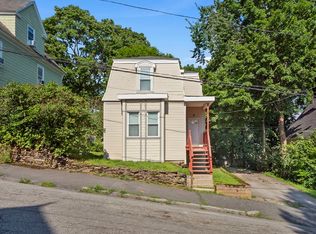 8 Wayne St, Worcester, MA 01603