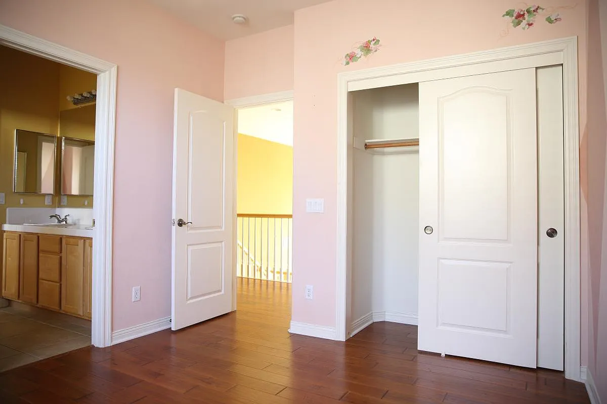 5 bed, 3173 sqft, $5,500 — Photo 3