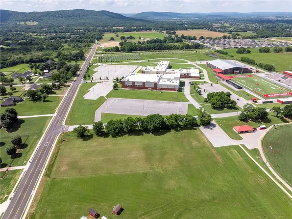 N Highway 170, Farmington, AR 72730