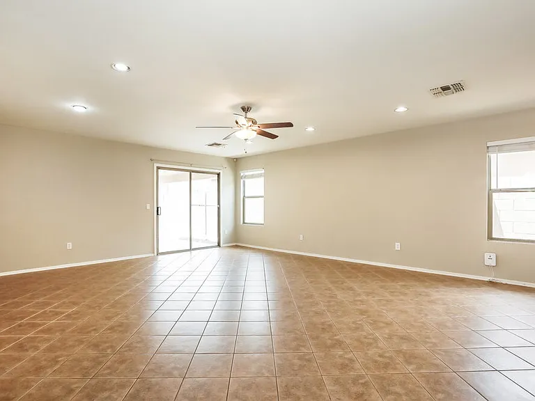 3129 W Dancer Ln — Photo 5