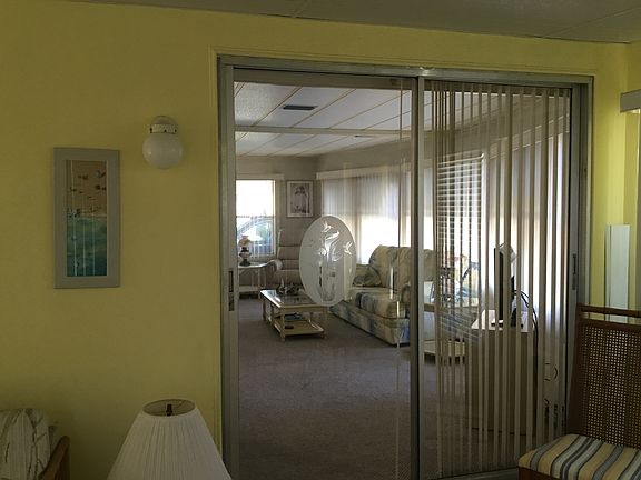 5th image of 321 Castle Dr