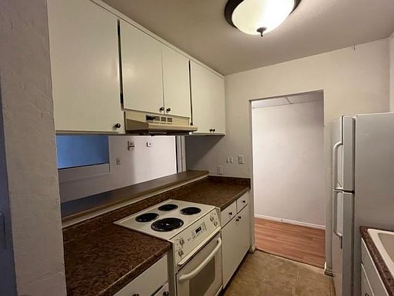 3rd image of 2955 Lakeside Dr Unit 120