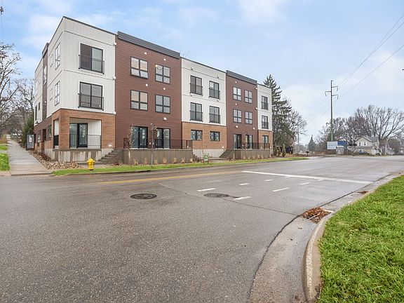 4th image of 255 Bradford St NE Unit 32