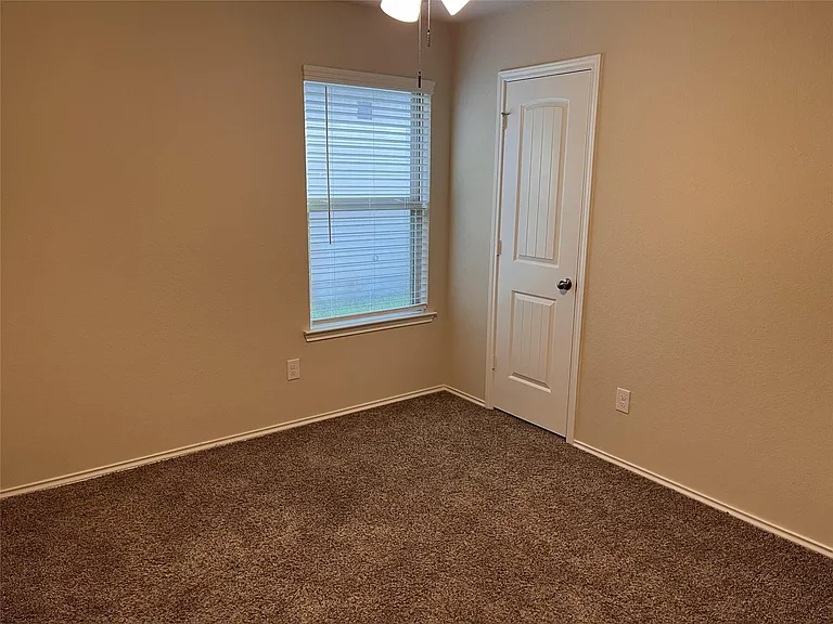 312 Comal Dr — Photo 31