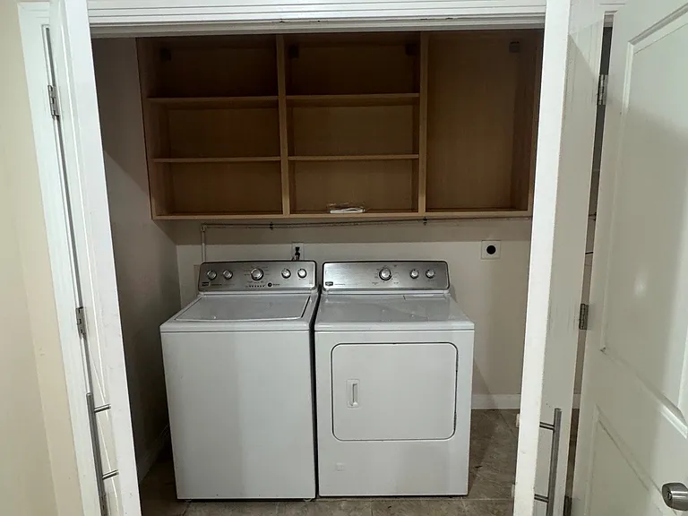 1295 University Ave #4 — Photo 6