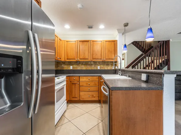 153 Hidden Ct Road #H-46, Hollywood, FL 33023