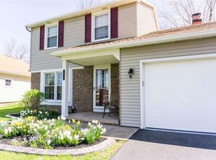 175 Pebbleview Dr, Rochester, NY 14612