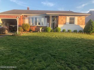 12 Duxbury Rd, Toms River, NJ 08757