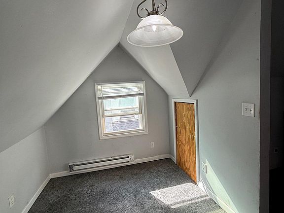 4th image of 1511 W Callender Ave