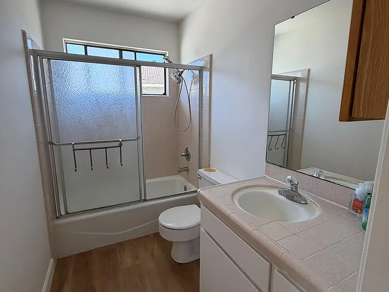 713 Frederick St — Photo 9