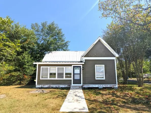 2225 Bonnie St, Orange, TX 77630