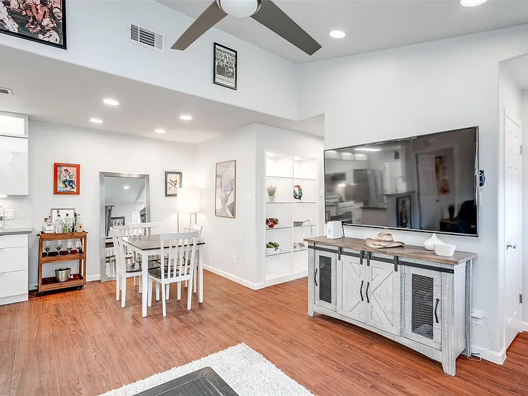 2412 Thornton Rd #B — Photo 10