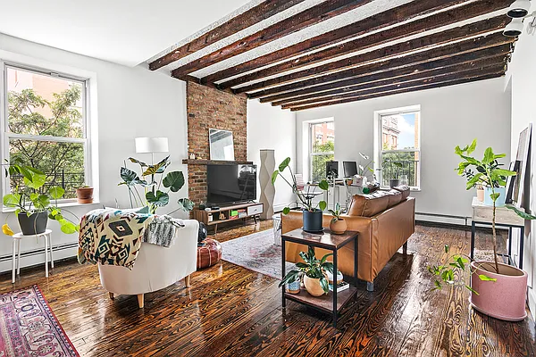 Rented by SERHANT. | media 6