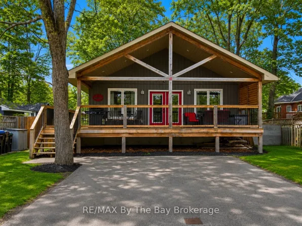 12 5th Ln, Wasaga Beach, ON L9Z 2E9