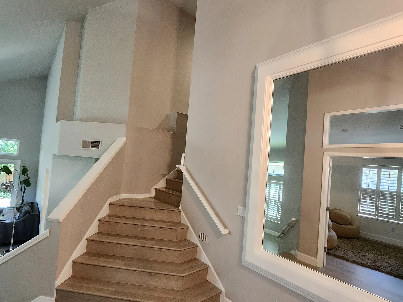 3 bed, 2195 sqft, $4,650 — Photo 2