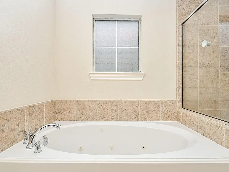 3126 Clearview Cir — Photo 18