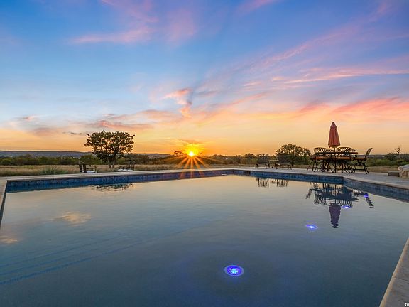 4th image of 647 Funf Kinder Rd