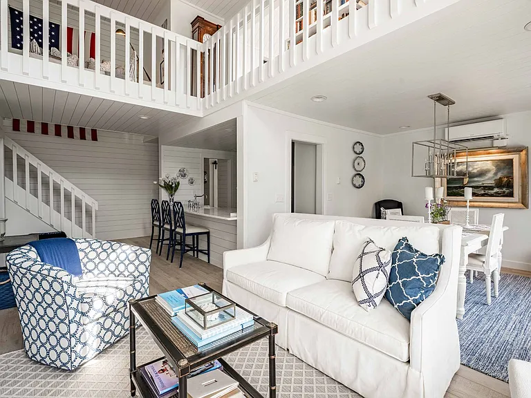 8 Arlington Ave #3A — Photo 2
