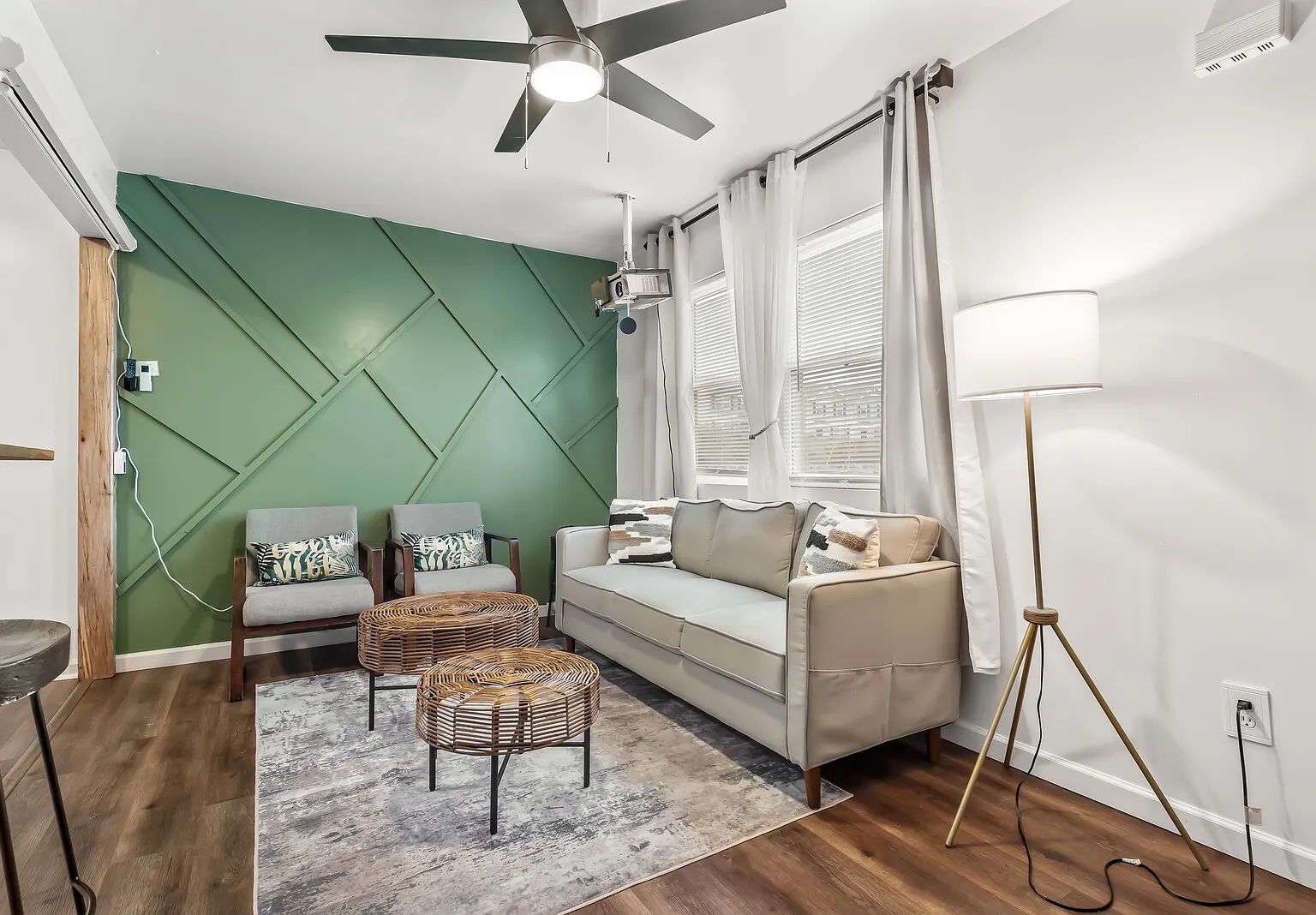 3 bed, 1100 sqft, $1,850 — Photo 3