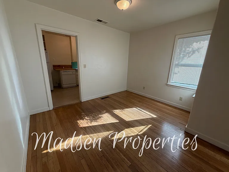 432 W 1st Ave — Photo 5