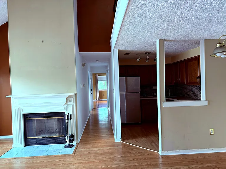 8408 Tamarron Dr — Photo 3