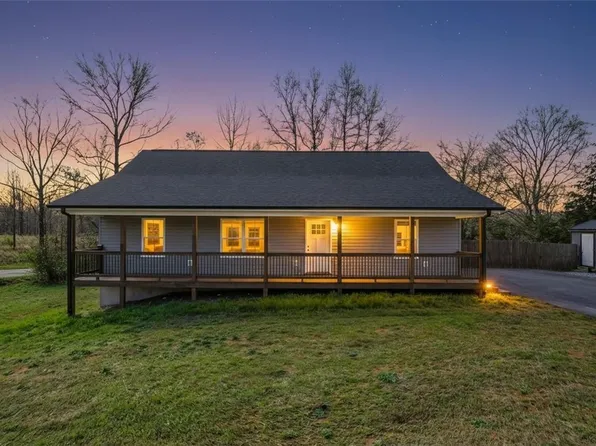 745 Dave Nix Rd, Seneca, SC 29678
