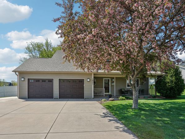 16331 Heath Ct, Lakeville, MN 55044