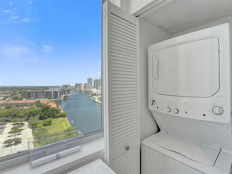 2600 E Hallandale Beach Blvd #T1902 — Photo 51