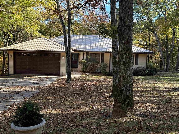3rd image of 115 Castle View Ct