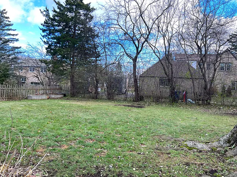 1552 Woodlawn Ave SE — Photo 20