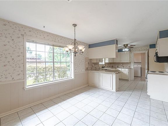 5th image of 608 Post Oak Blvd