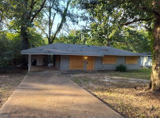 1018 Deryll St, Jackson, MS 39212