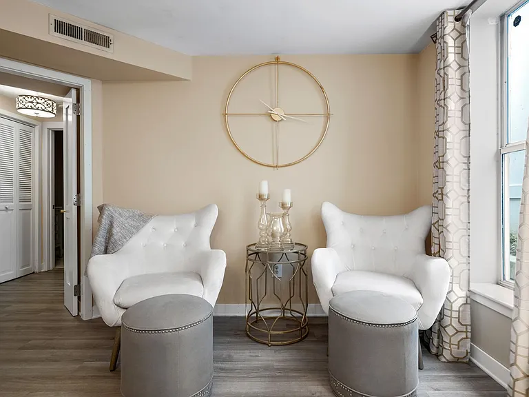 55 Ashley Ave #6 — Photo 8