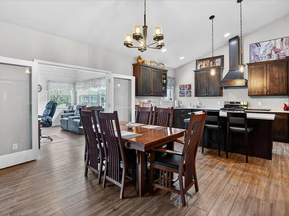 4555 Golf Dr, Windsor, WI 53598