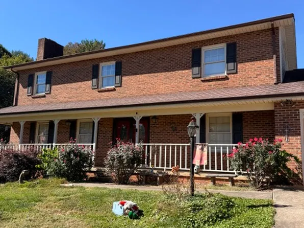 302 Red Oak Dr, Lenoir, NC 28645