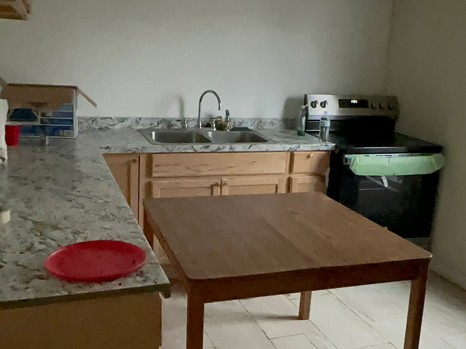 1 bed, 2100 sqft, $1,100 — Photo 3
