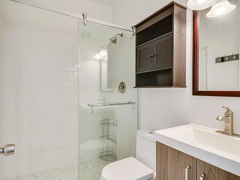 409 Constitution Ave NE #4 — Photo 16