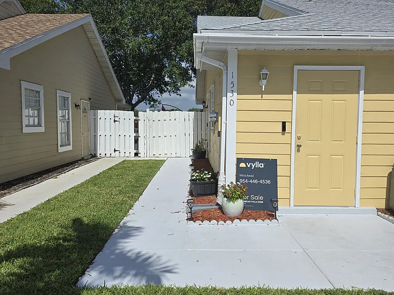 1530 Royal Forest Ct — Photo 16