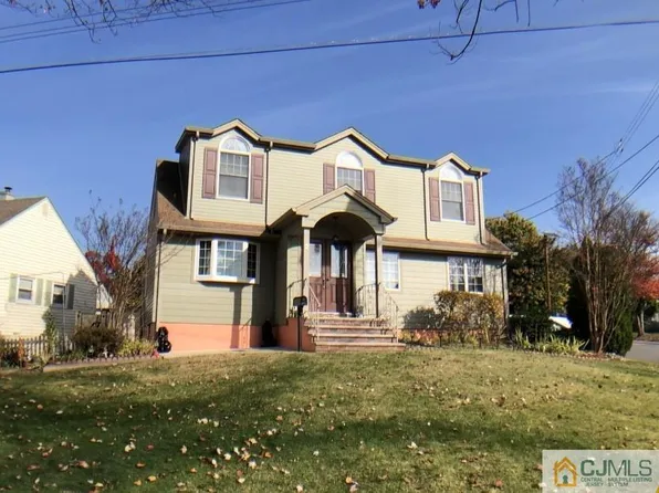 2 Emery St, Iselin, NJ 08830