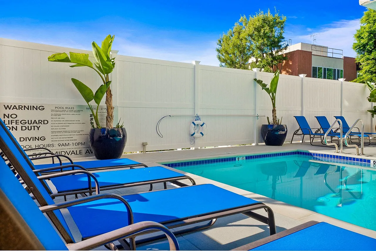Midvale Apartments — Photo 1