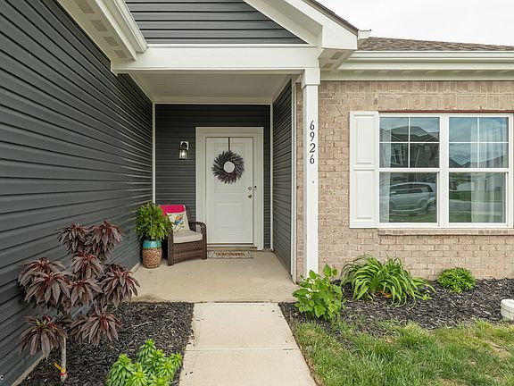 2nd image of 6926 Honeysuckle Way