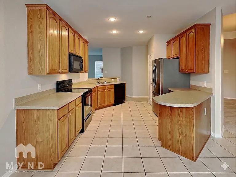 1039 Providence Blvd — Photo 6