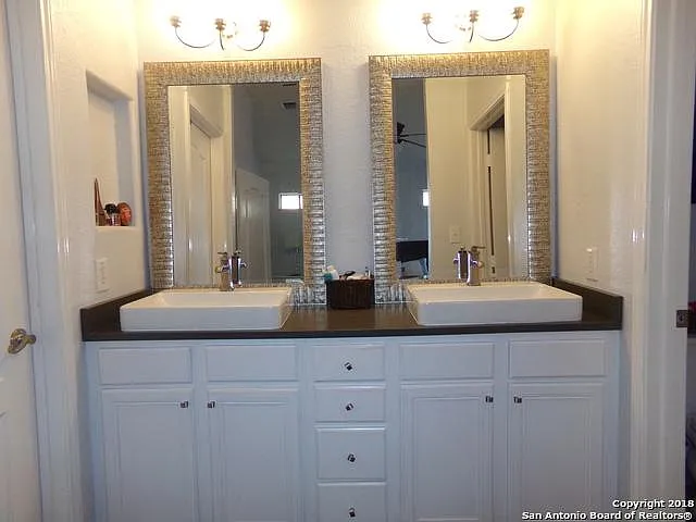 1231 Whitby Tower — Photo 4